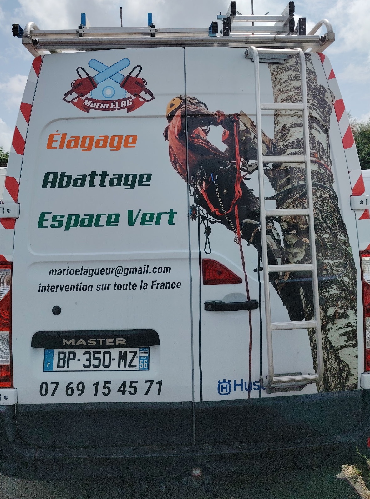 Véhicule Mario Élag
